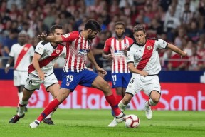 爱游戏-包含清晨国王杯焦点战，巴塞罗那防线松动，媒体盛赞，医务组通报恢复的词条