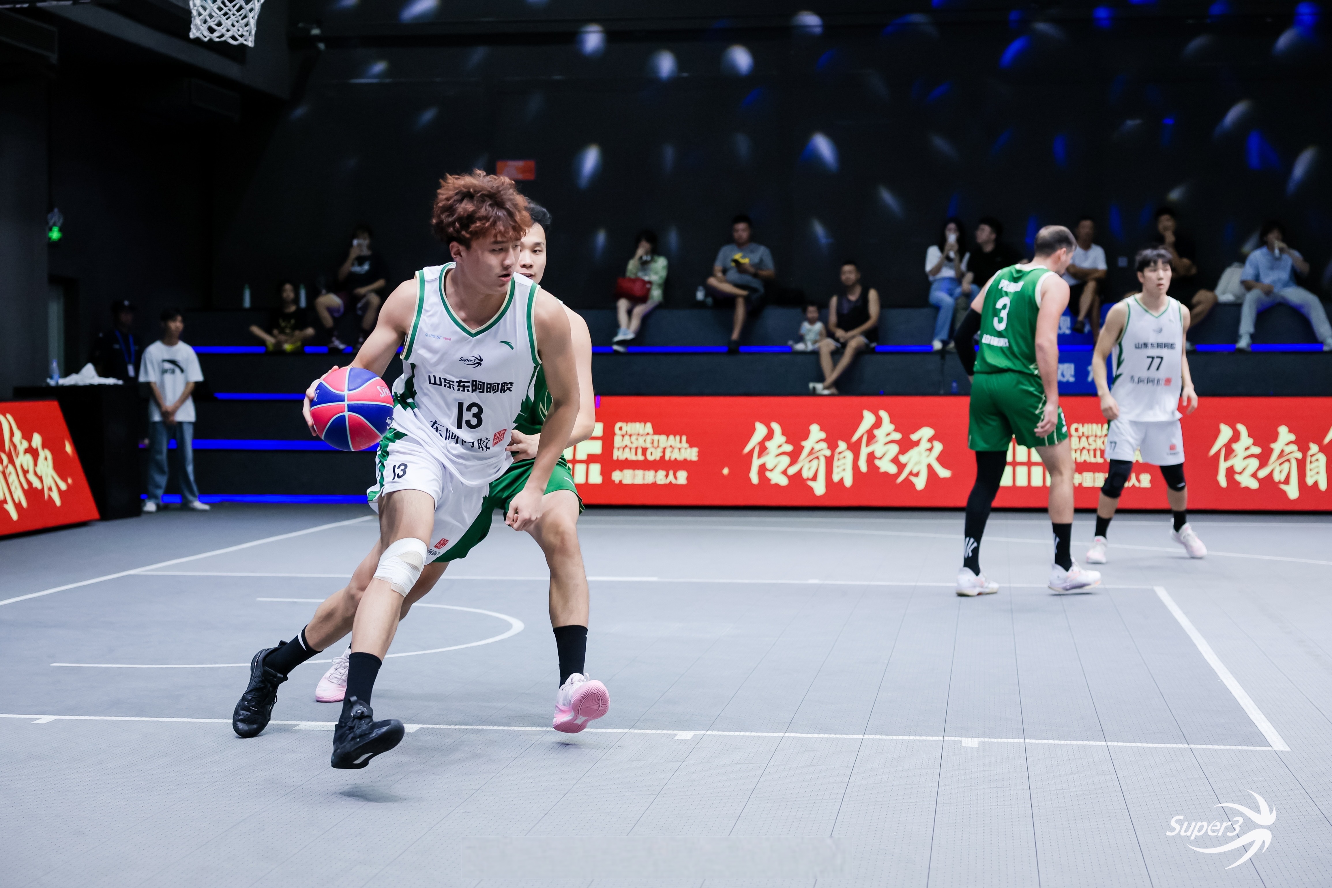 赛地聚焦：欧篮联今晚热度飙升；深圳男篮防线松动；震撼外界；控场能力受关注的简单介绍