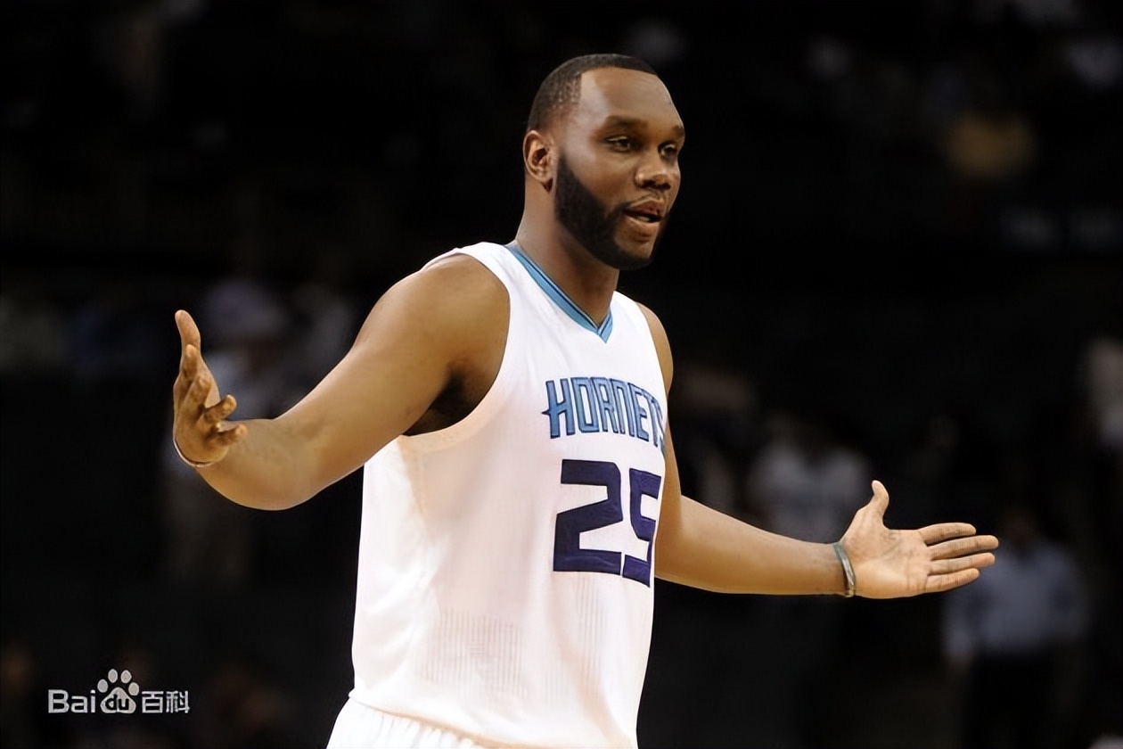 关于清晨夏洛特黄蜂造点机会：欧超杯节点到来，媒体盛赞，阵容厚度经受考验的信息